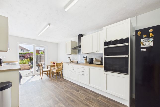 9, Waverley Road, Gloucestershire photo 2