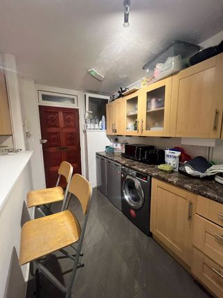 Flat to rent in Marchbank Road, London