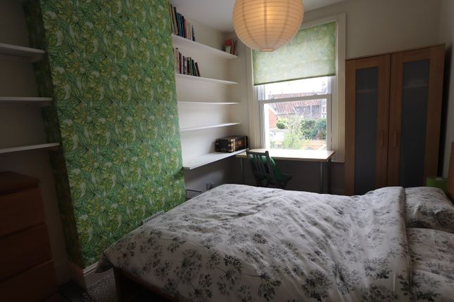 Thumbnail Property to rent in Clevedon Road, Bristol
