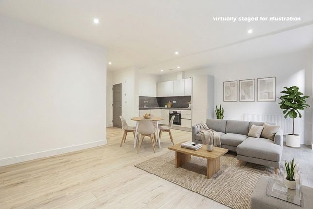 2 Lilium House, Acacia Road, London photo 3