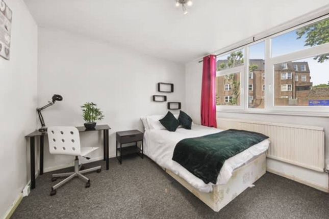 Room to rent in Chippenham Road, London