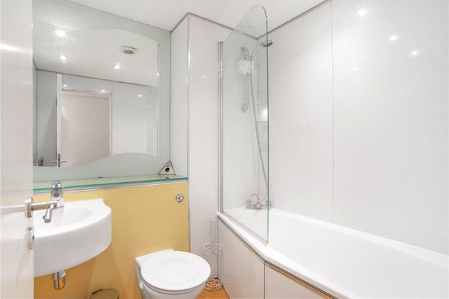 Flat 60, Perspective Building, 100, Westminster Bridge Road, London photo 4