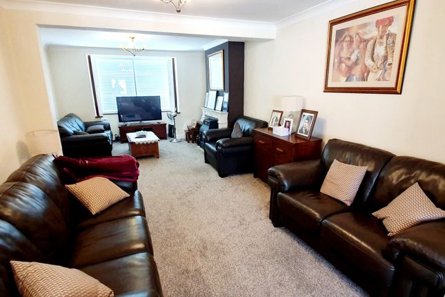 56, Burnham Gardens, Hounslow photo 4