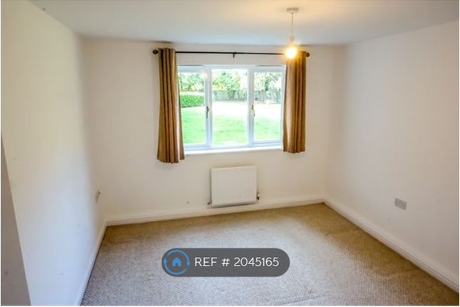 Room to rent in Heaton House, Netherfield, Milton Keynes