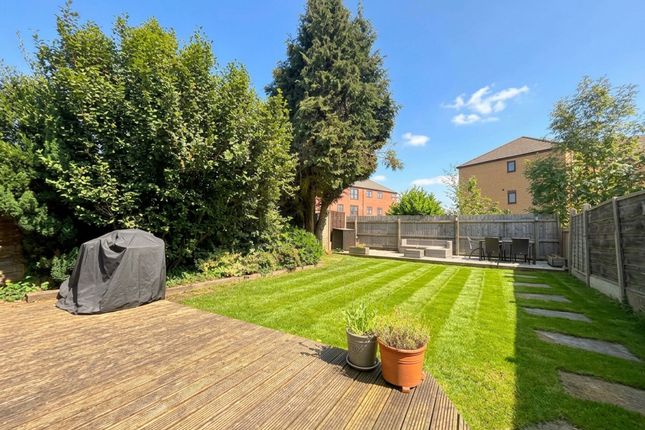 287 Rivington Crescent, Manchester photo 3
