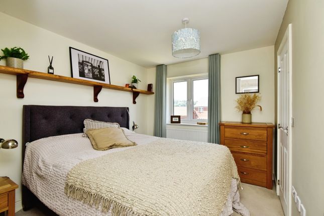12, Skylark Row, Newcastle photo 4