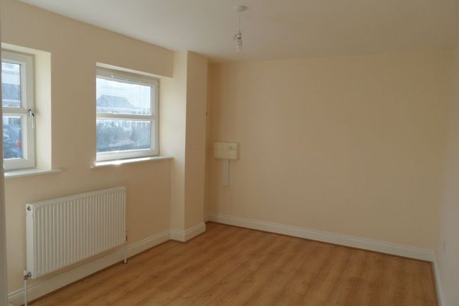 Flat for sale in Hidden Close, West Molesey