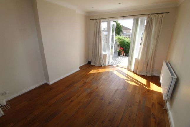 103, Portland Crescent, Stanmore photo 5