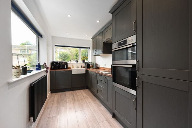 56, The Glebe, Camberley photo 3