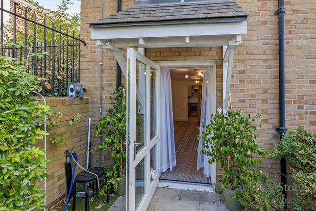 1-bed flat on 7 Ermine Court, Coronation Road, Ware, £245,000