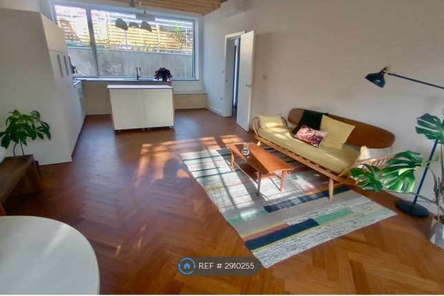 Felicia House  Perry Rise, London photo 4