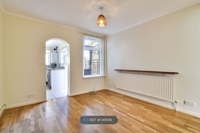 Chester Road, Watford photo 4
