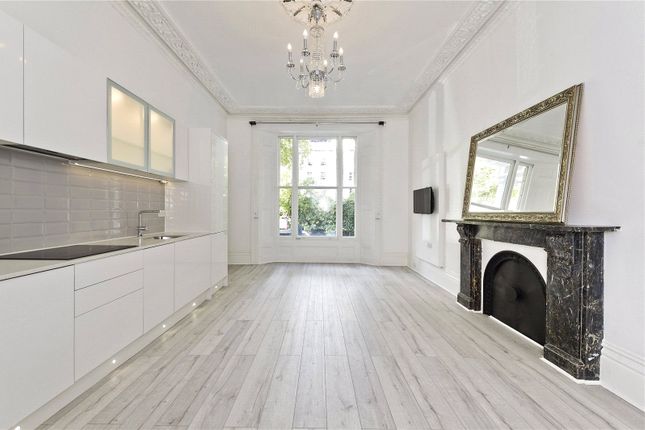 Flat to rent in Princes Square, Bayswater
