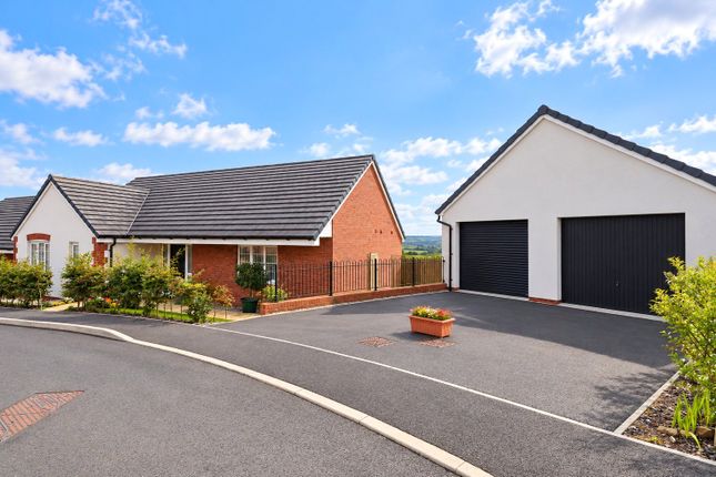 3-bed bungalow on 11, Antler Close, Devon, £525,000