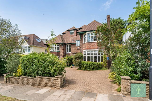 18 Powys Lane, Southgate photo 3