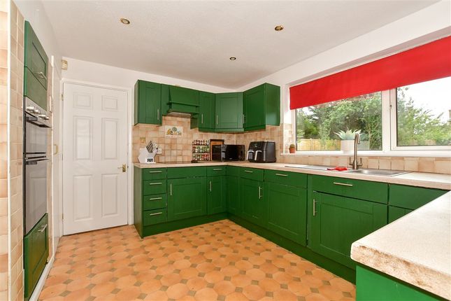 Trelawne Drive, Cranleigh photo 2