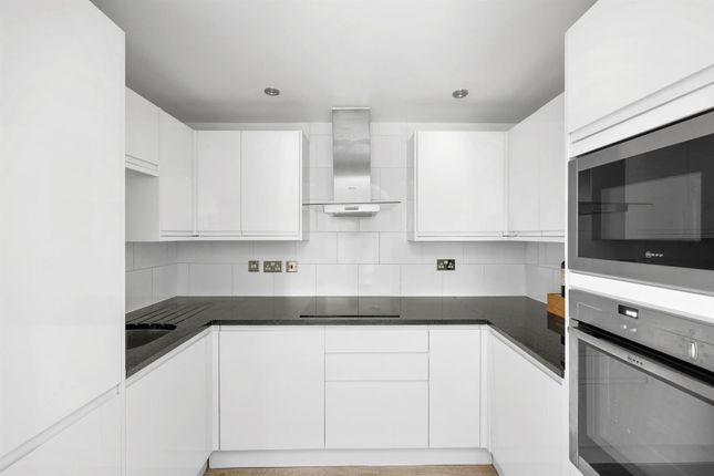 Princess Park Manor, London photo 2