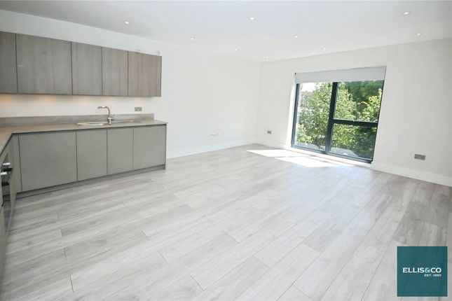Flat 12, 66, Woodside Park Road, London photo 4