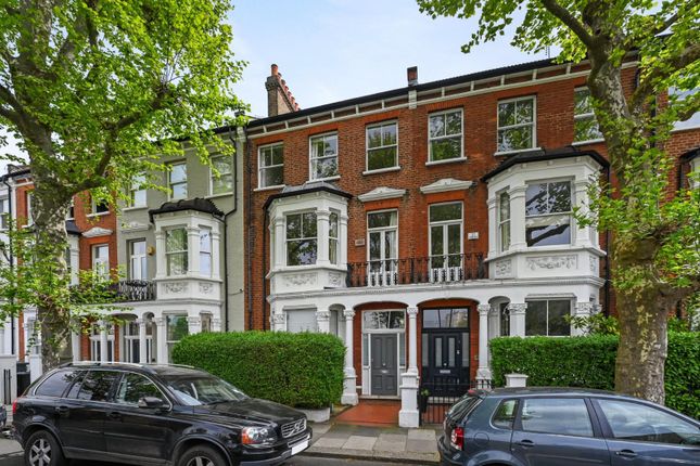 Thumbnail Terraced house for sale in Luxemburg Gardens, London