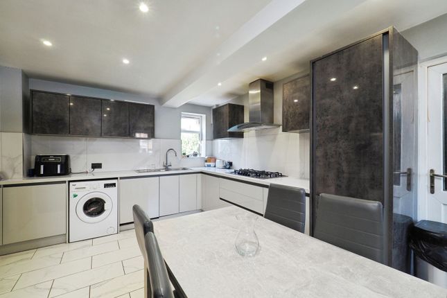 9, Moorsholm Drive, Nottingham photo 4