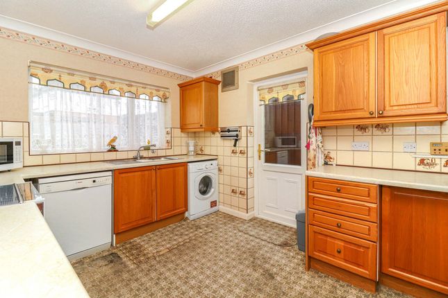 Windward, Manor Road, Tring photo 4