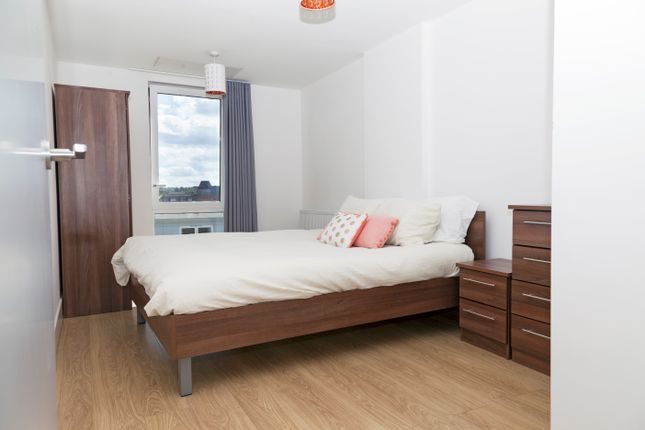 Thumbnail Flat to rent in Station Approach, Epsom