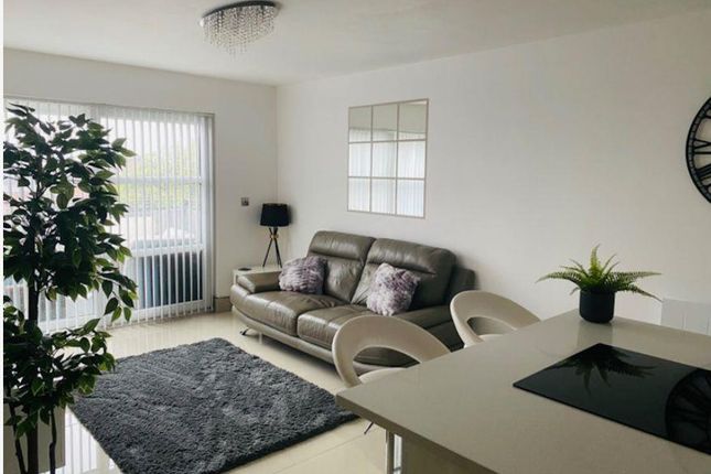 502 The Woodlands, Stamford Street East, Ashton-Under-Lyne photo 2