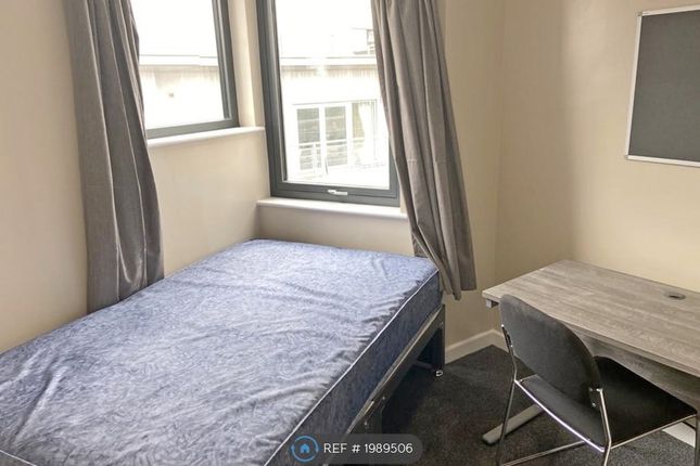 Flat to rent in Charles Street, Bristol