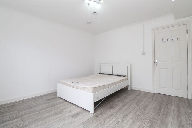 140A, High Street, Bedford photo 3