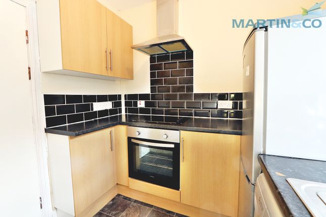 Flat to rent in Monthermer Road, Cathays, Cardiff
