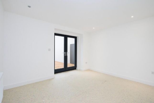Flat A, 3, Newick Road, Hackney photo 4