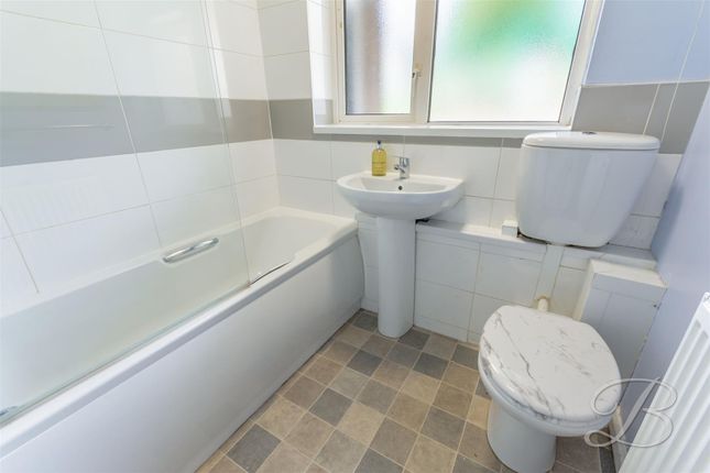 Flat for sale in Stockwell Court, Mansfield