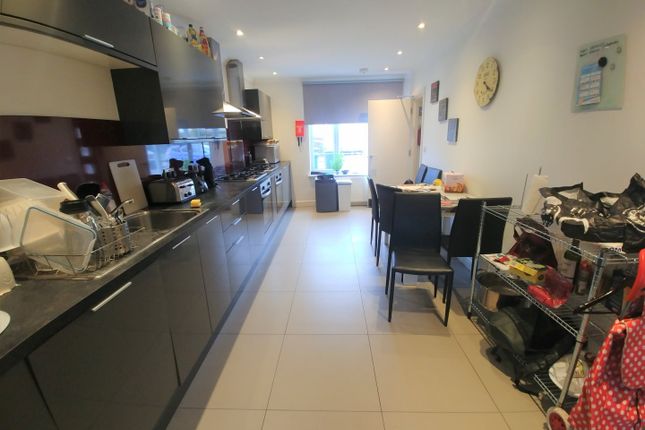 7, Edwin Road, Edgware photo 5