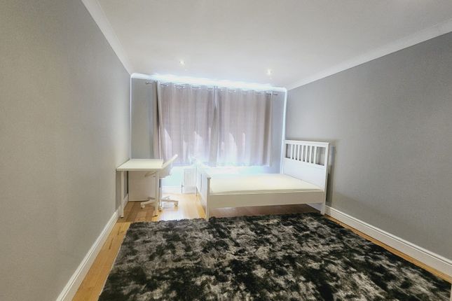 34, Brabazon Street, London photo 5
