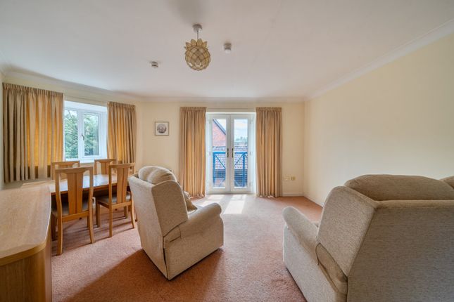 11, Talbot Court, Reading photo 2