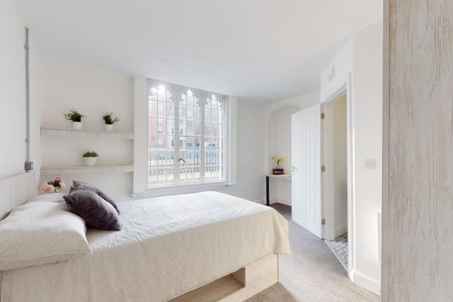 A Spacious And Bright Large Double Bedroom Featuri...