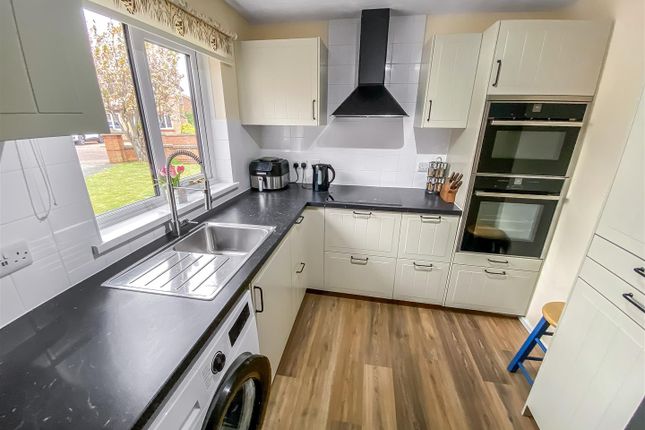 21, Harebell Meadows, Woodham photo 3
