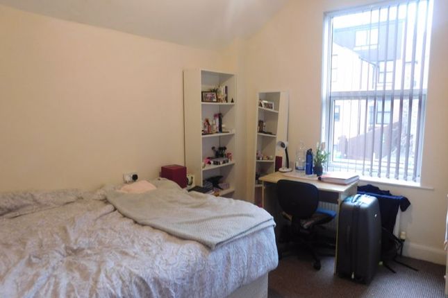 Rolleston Drive, Nottingham photo 4