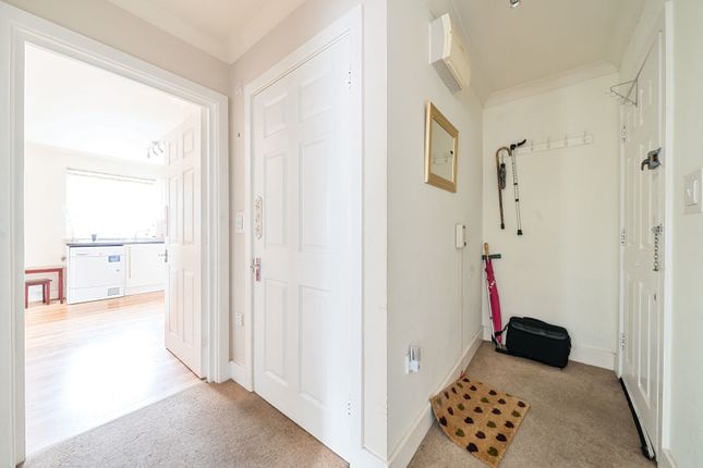 Flat for sale in London Road, Cheam, Sutton