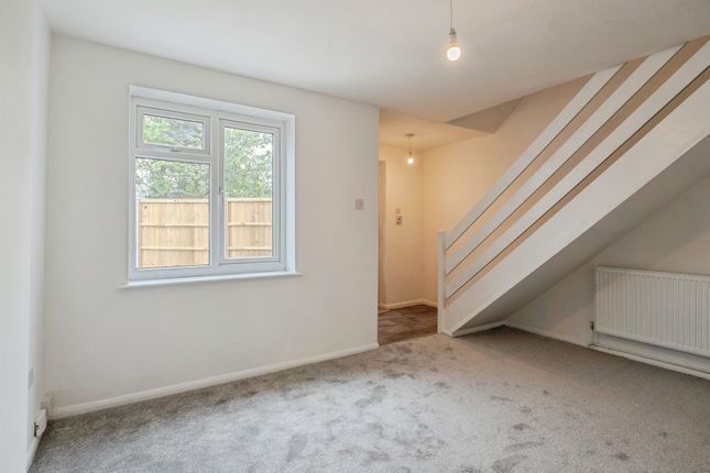 19, Deanside Drive, LOUGHBOROUGH photo 2