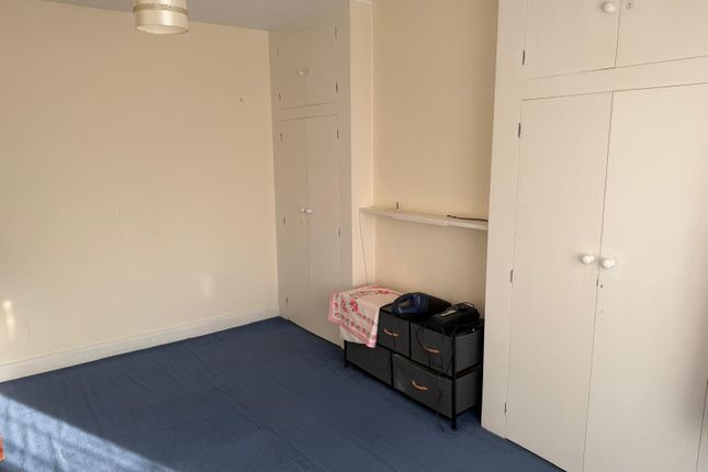 204 Allenby Road, Southall photo 4