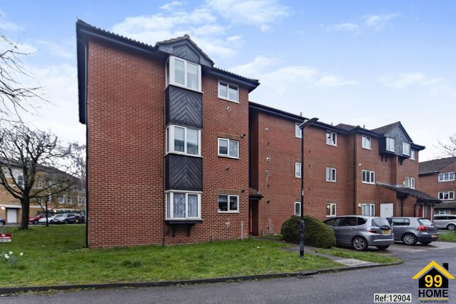 Flat to rent in Kingsleigh Place, Mitcham, Surrey
