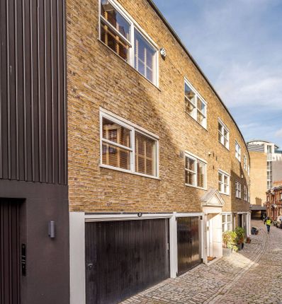 Mews house for sale in Park Crescent Mews East, Marylebone, London