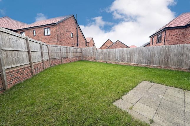 8, Hare Wood Close, Billingham photo 3