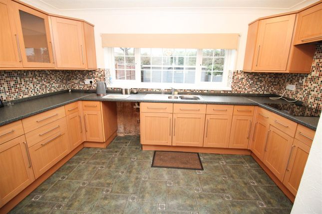 6, Hansells Mead, Roydon photo 2
