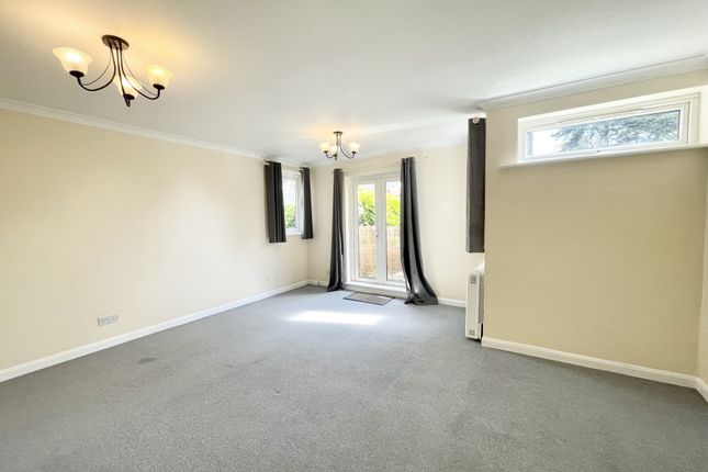 9 Cedar Court, Station Road, Epping photo 3