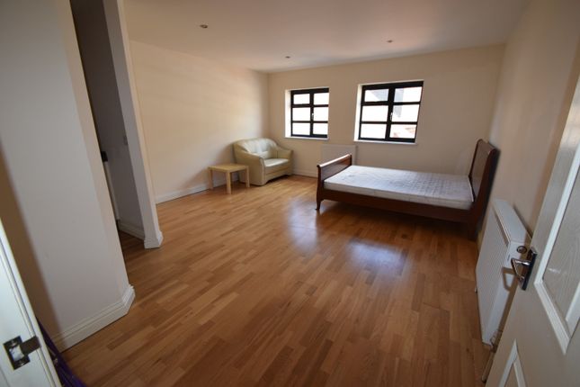 Flat 4, 12 Gordon Street, Bedfordshire photo 2