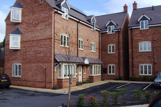 Thumbnail Flat to rent in Flat 5 Oakleigh Court, Moseley Road, Hallow, Worcester