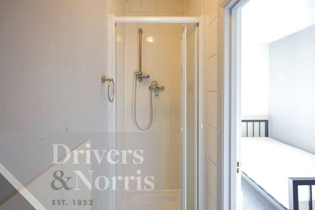 Flat 7, 4, Fairbridge Road, London photo 3