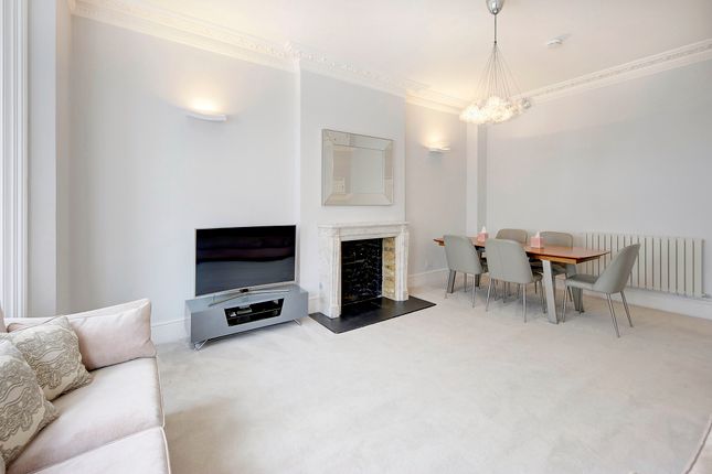 Flat for sale in Strathmore Gardens, London